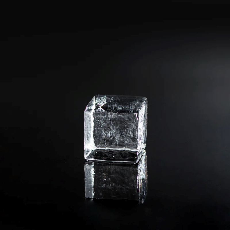 Crystal-clear ice cube 5cm or 5.5cm, Malaysia